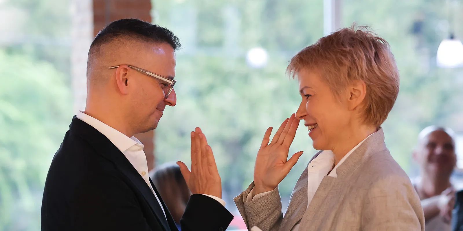 hf-about-img004-trust-1600x800